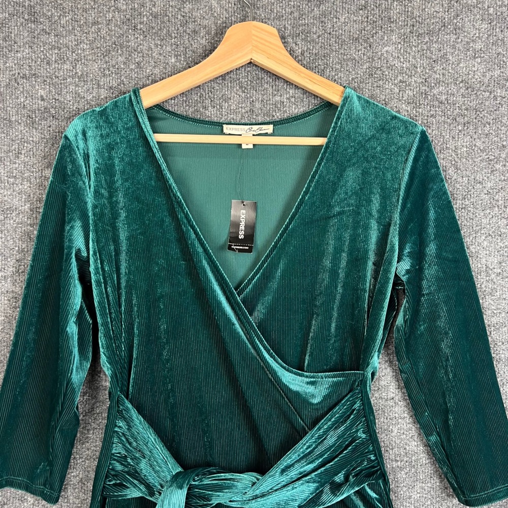 NEW Express Wrap Top Womens Medium Green NWT Ribbed Velvet 3/4 Sleeve - Picture 3 of 9